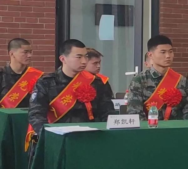 上清华的小弟也入伍了!浙江一家6兄弟接力参军 上清华的小弟也入伍了!浙江一家6兄弟接力参军