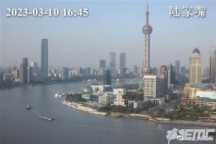 申城雾霾逐渐退散，实时空气质量指数69