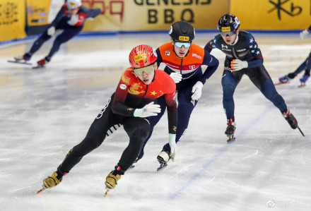 短道速滑世锦赛首日精彩瞬间