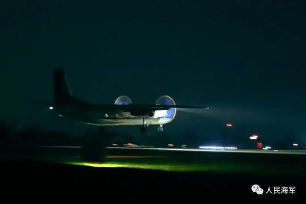 “检查好,可以起飞!”飞行学员夜航训练大片来了 “检查好,可以起飞!”飞行学员夜航训练大片来了