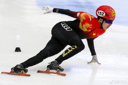 短道速滑世锦赛首日精彩瞬间