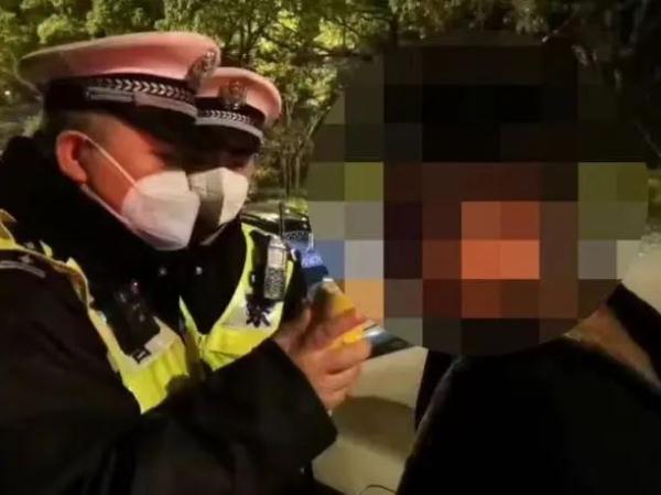 【除隐患 铸平安】追尾后，看到民警拔腿就跑？