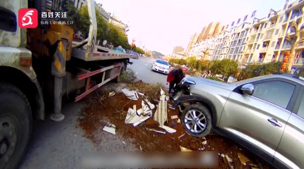 丈夫把车开到绿化带上，下车后却对交警说：都是我老婆惹的祸!？