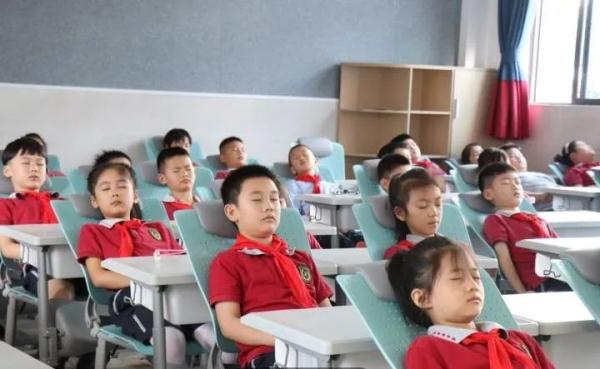 “趴睡变躺睡”！网友：强烈支持