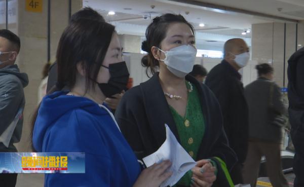 看病花钱买“家属”，直击合肥陪诊师工作…