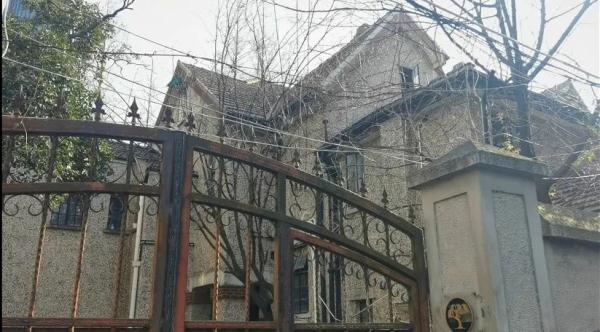 跟络腮胡“姑姑”荡荡阿拉愚园路,听老房子名人故事会 跟络腮胡“姑姑”荡荡阿拉愚园路,听老房子名人故事会