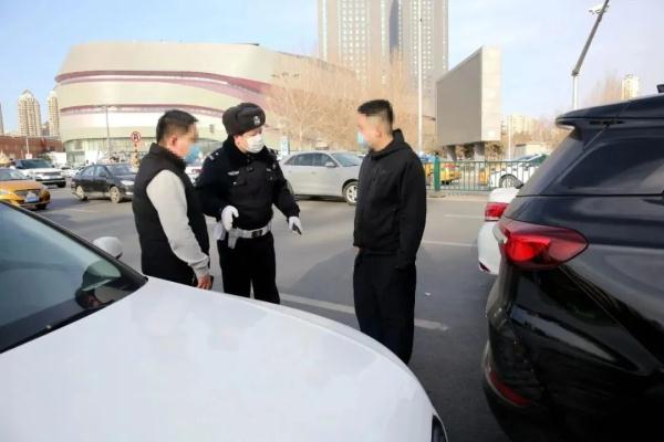 @哈尔滨驾驶员，轻微事故不及时撤离造成拥堵，小心收到罚单！