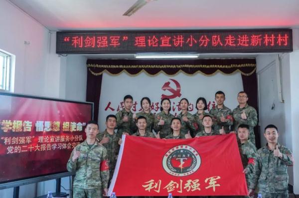 两栖+特战,恭喜这对军恋王炸组合双双立功,双囍临门! 两栖+特战,恭喜这对军恋王炸组合双双立功,双囍临门!