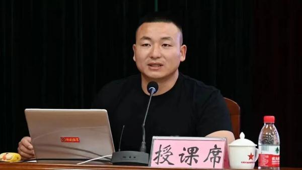 两栖+特战,恭喜这对军恋王炸组合双双立功,双囍临门! 两栖+特战,恭喜这对军恋王炸组合双双立功,双囍临门!