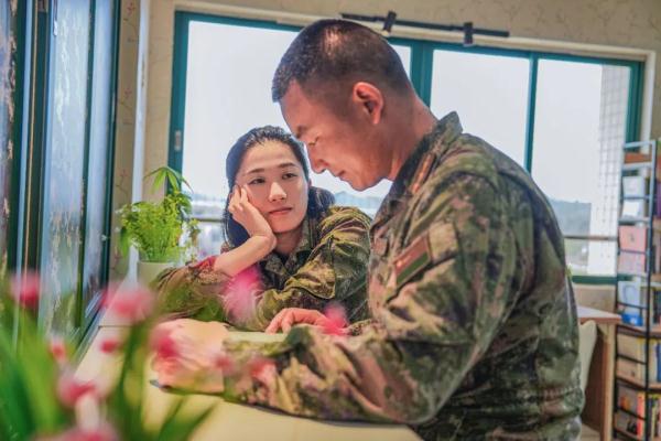 两栖+特战,恭喜这对军恋王炸组合双双立功,双囍临门! 两栖+特战,恭喜这对军恋王炸组合双双立功,双囍临门!