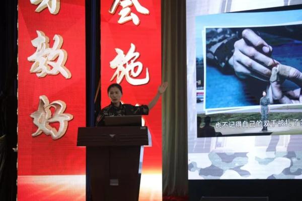 两栖+特战,恭喜这对军恋王炸组合双双立功,双囍临门! 两栖+特战,恭喜这对军恋王炸组合双双立功,双囍临门!