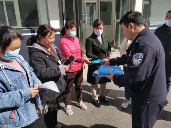 “老师”收钱，警察退钱... 看完这个案例一定要当心！