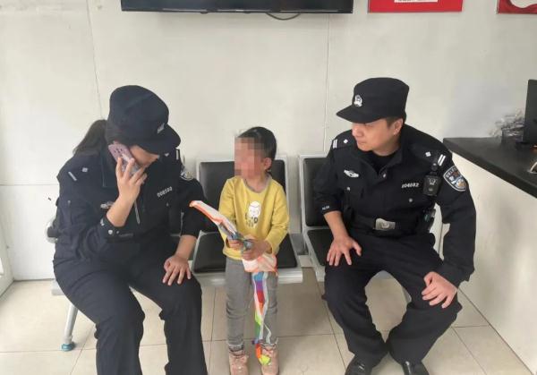 5岁萌娃反向报警“爸爸走丢了”，民警：这届爸爸不好带 多亏娃机智