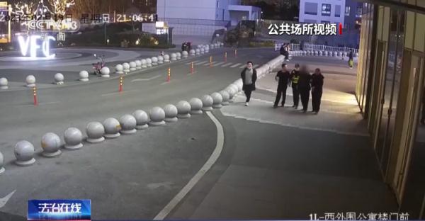 “神眼”擒贼！边喝奶茶边擒贼 民警机智应对获赞