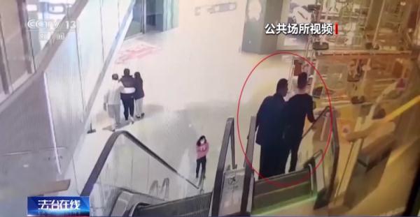 “神眼”擒贼！边喝奶茶边擒贼 民警机智应对获赞