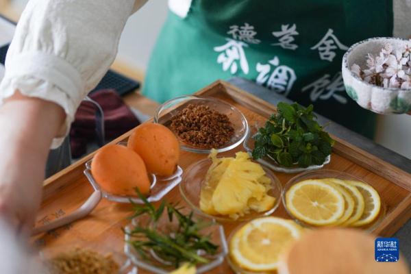 新华全媒+丨花式饮茶“新姿”展现新消费活力