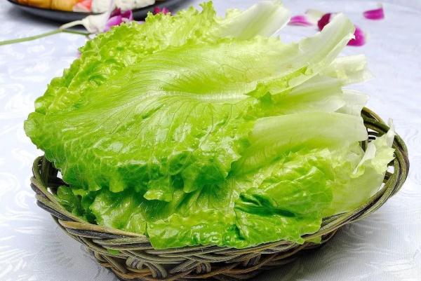 西兰花VS白菜花，旱芹VS西芹…5对蔬菜营养大PK，教你只买对的不买贵的！