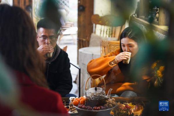 新华全媒+丨花式饮茶“新姿”展现新消费活力