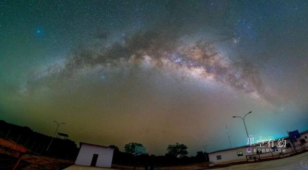 星空有约｜走，一起与“银河拱桥”来一场浪漫的“邂逅”吧！