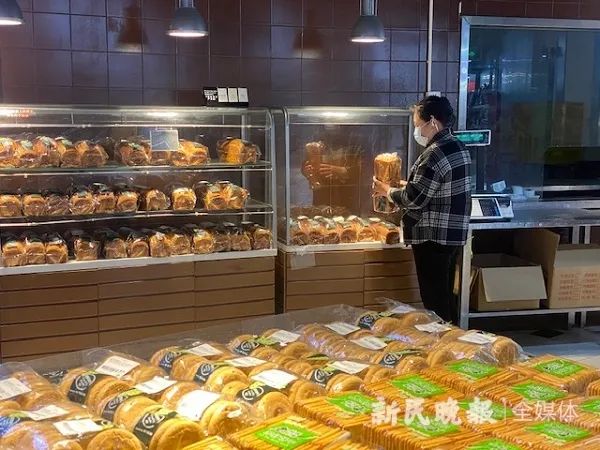 打破关店传闻？知名超市货架满了，购物卡能用了；上海门店实探→