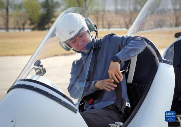 从航模到旋翼机，他让梦想“飞”进现实