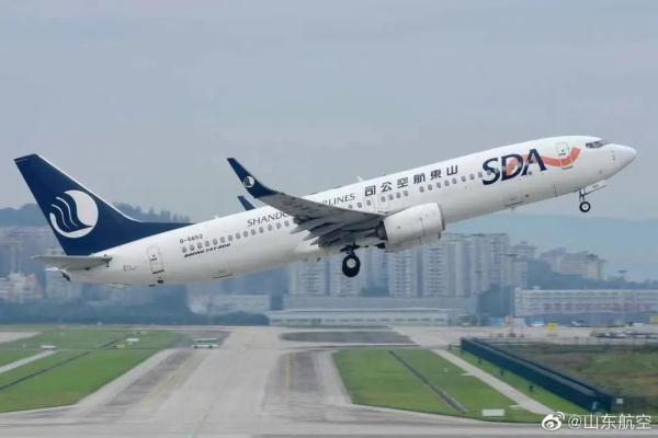 “麻烦机长开快点吧!”遇到乘客求助,机长真能“提速”吗? “麻烦机长开快点吧!”遇到乘客求助,机长真能“提速”吗?