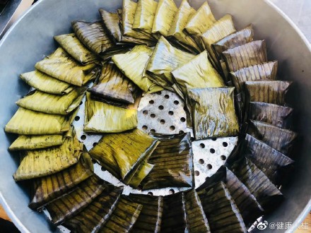 有流心还拉丝,广西街头糯唧唧美食,你确定不想尝一尝吗?你们那里它叫什么? 有流心还拉丝,广西街头糯唧唧美食,你确定不想尝一尝吗?你们那里它叫什么?