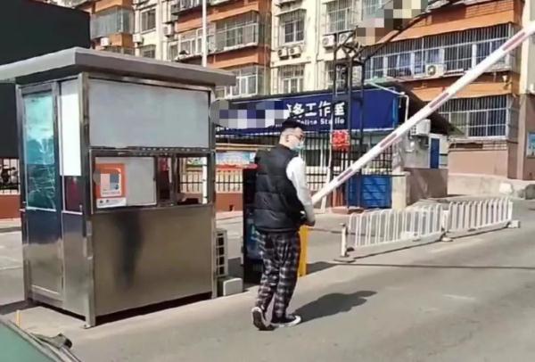 北京有的停车场，仅凭照片就能“骗”停车场抬杆？