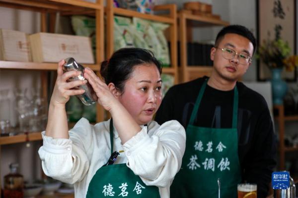 新华全媒+丨花式饮茶“新姿”展现新消费活力