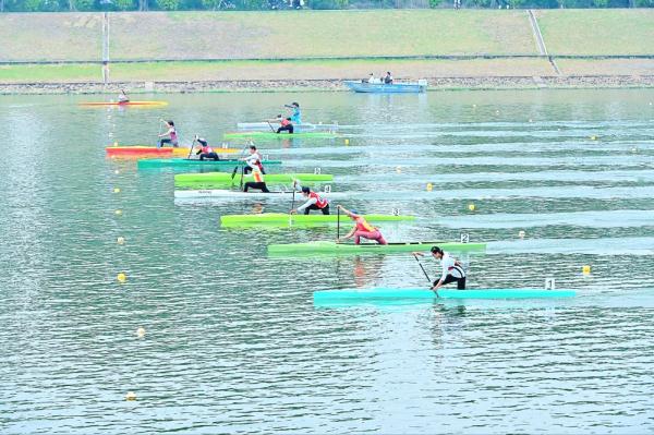 全国皮划艇静水青年锦标赛挥桨