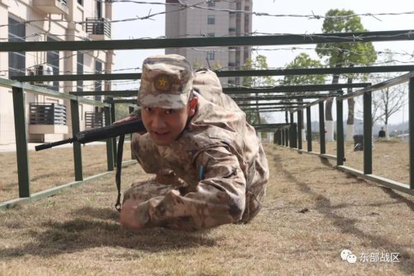 新兵班长，就位！