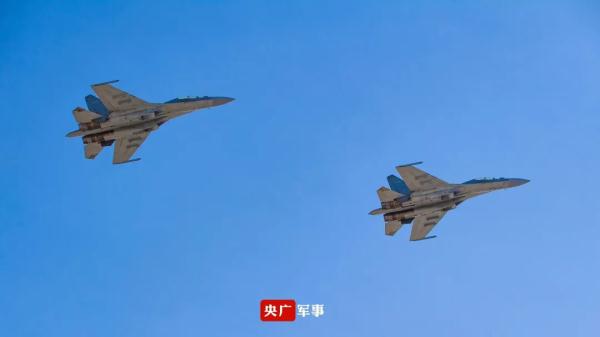 歼-16“鹰”击长空 歼-16“鹰”击长空