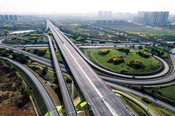 成绵高速整治提升后恢复通车