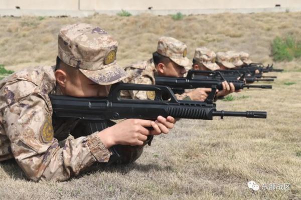 新兵班长，就位！