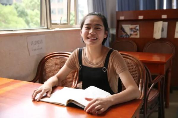 飒！98年浙江姑娘，开歼-11B战斗机上天