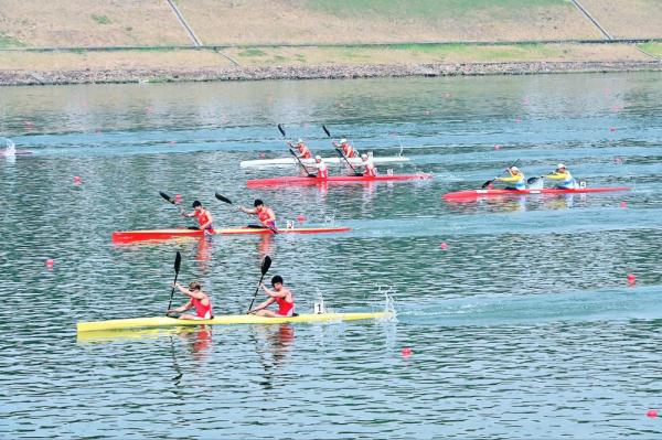 全国皮划艇静水青年锦标赛挥桨