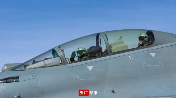 歼-16“鹰”击长空 歼-16“鹰”击长空