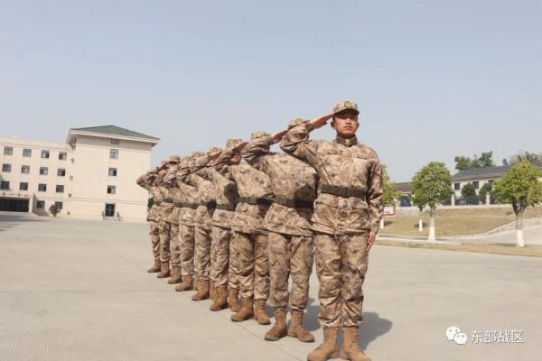 新兵班长，就位！