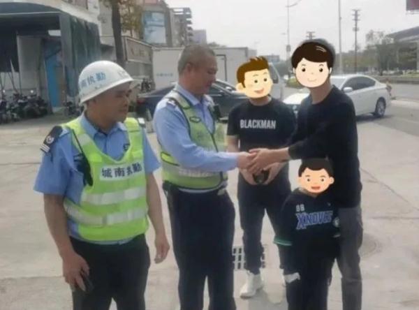 为拿回自己的玩具,6岁萌娃做了个大胆的决定…… 为拿回自己的玩具,6岁萌娃做了个大胆的决定……