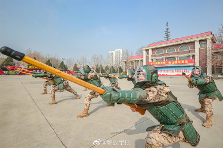 亮剑！刺杀对抗训练进行中