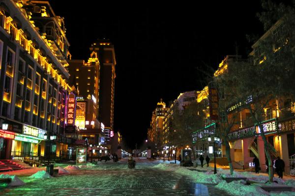 夜幕下的满洲里