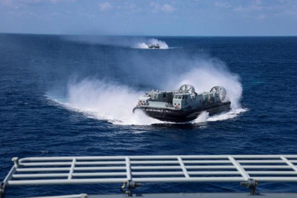 精彩大图!南部战区海军踏浪出击砺精兵 精彩大图!南部战区海军踏浪出击砺精兵