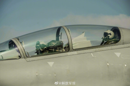 升空！看空军战机雷霆出击
