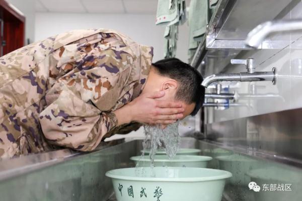 关注｜武警新兵入营现场画面来了