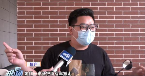 大妈们占用架空层跳广场舞,小伙阻拦被“哭丧” 大妈们占用架空层跳广场舞,小伙阻拦被“哭丧”