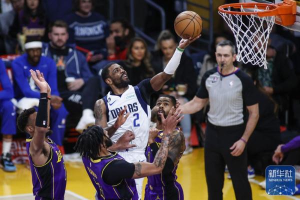 NBA常规赛丨独行侠胜湖人