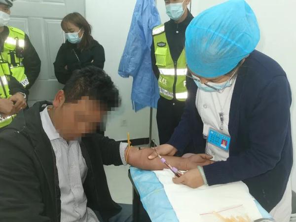 普法强基 | 男子酒驾冲卡逃逸被拘留