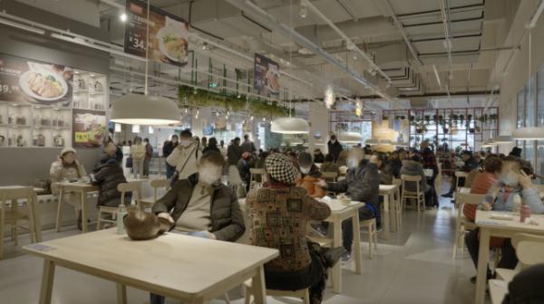 上海爷叔三次婚恋被分走三套房……宜家老人:这里找不到爱情 上海爷叔三次婚恋被分走三套房……宜家老人:这里找不到爱情