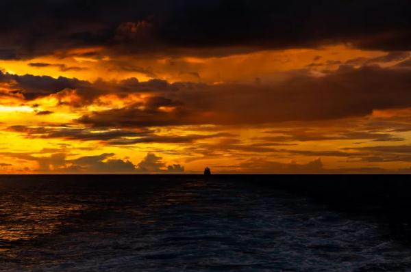 高清大片来袭!一起感受水兵的浪漫 高清大片来袭!一起感受水兵的浪漫