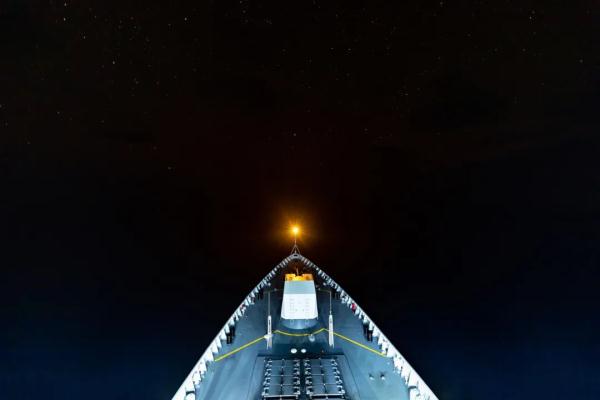 高清大片来袭!一起感受水兵的浪漫 高清大片来袭!一起感受水兵的浪漫